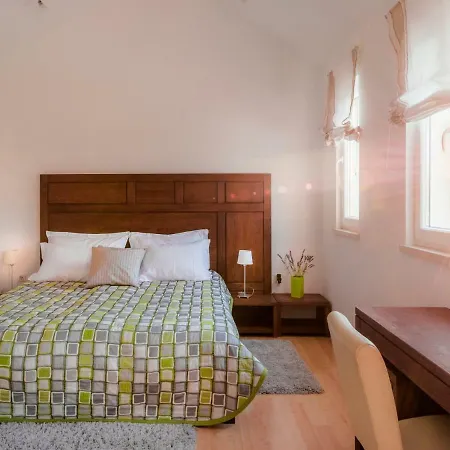 Villa Mirca Sleeps 12 Pool Air Con Wifi *