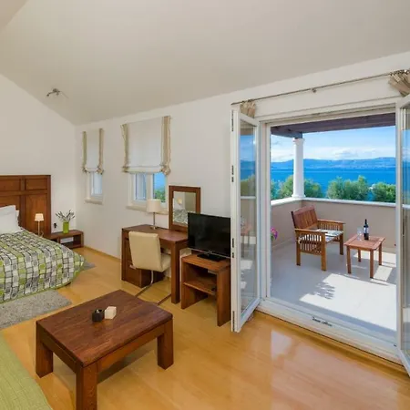 Villa Mirca Sleeps 12 Pool Air Con Wifi