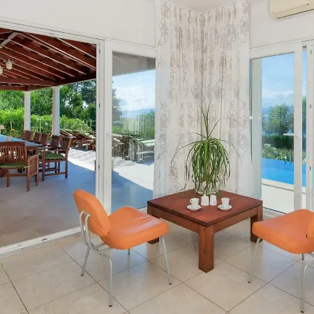 Mirca Sleeps 12 Pool Air Con Wifi Villa Mirce