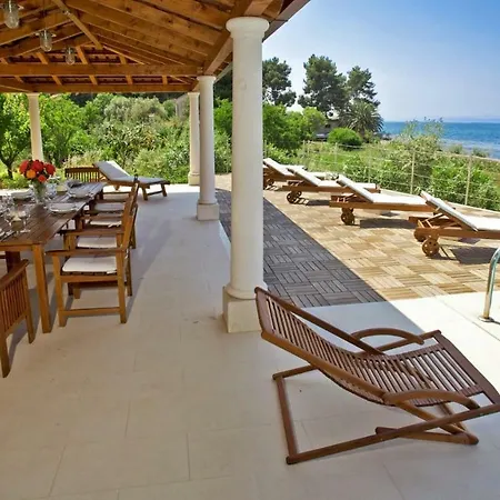 Mirca Sleeps 12 Pool Air Con Wifi