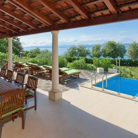 Mirca Sleeps 12 Pool Air Con Wifi Villa Mirce