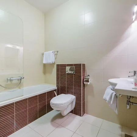 Mirca Sleeps 12 Pool Air Con Wifi Villa