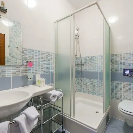 Mirca Sleeps 12 Pool Air Con Wifi Villa Mirce